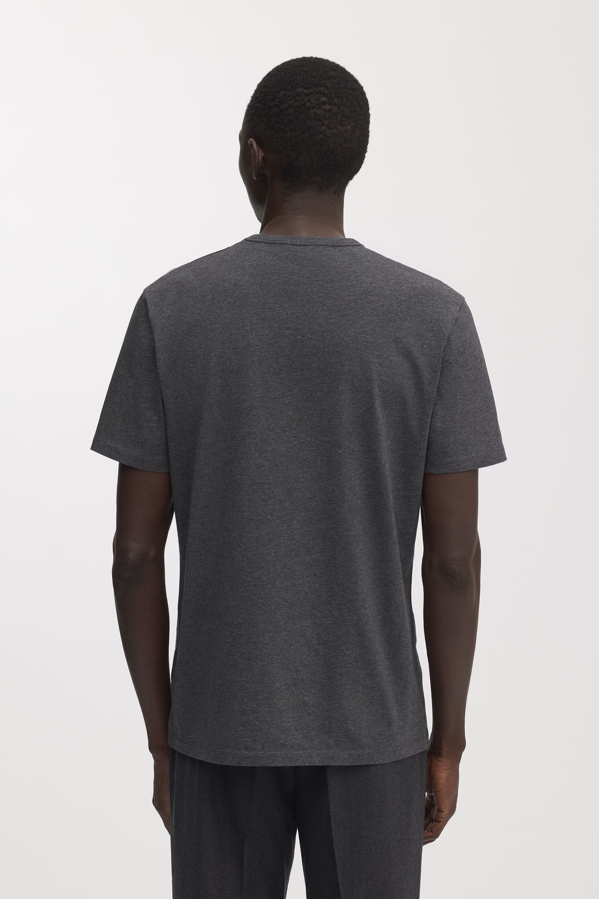 Anthrazitfarbenes T-Shirt mit Rundhalsausschnitt